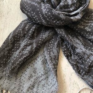 Hugo Boss Accessories - Hugo Boss Cotton / Linen light weight scarf Hugo Boss Accessories - Hugo Boss Cotton / Linen light weight scarf